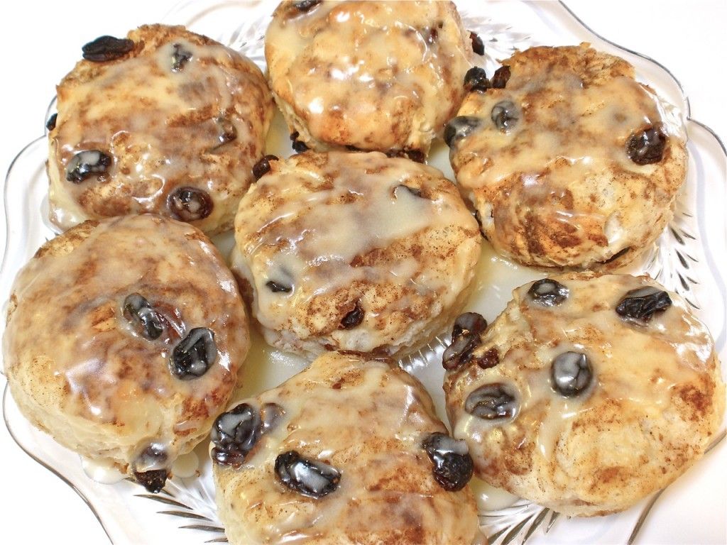 cinnamon raisin biscuits
