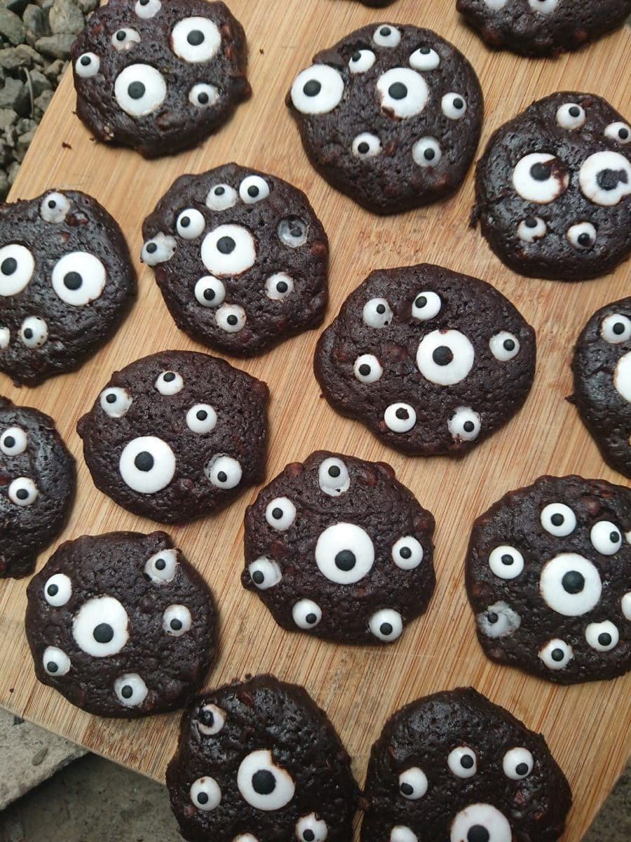 halloween eye ball cookies sheet