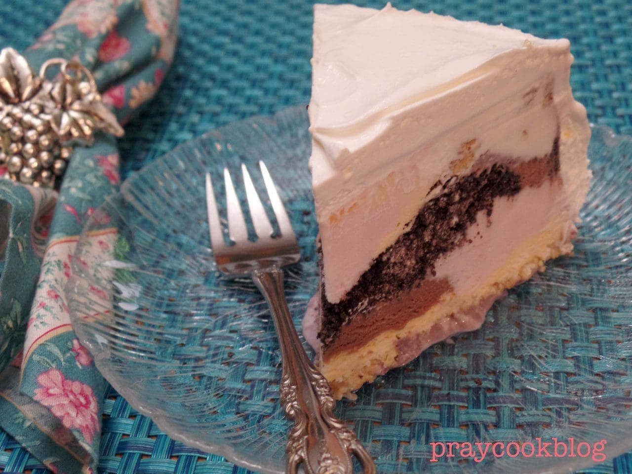Happy 5th Blogiversary and Create Your Own Ice Cream Cake!