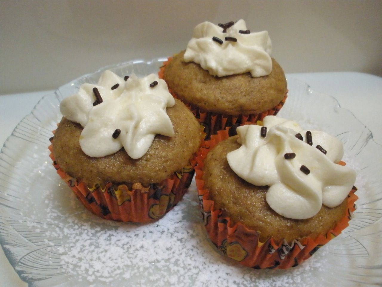 spice cupcake banana frosting