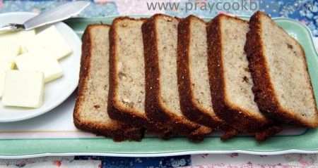 banana bread sliced/butter