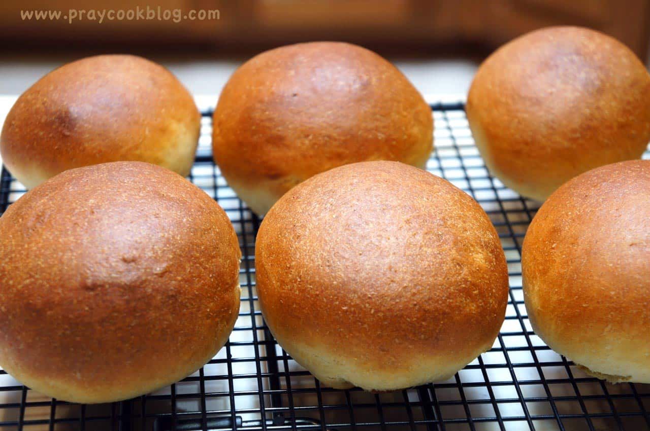40-Minute Homemade Hamburger Buns